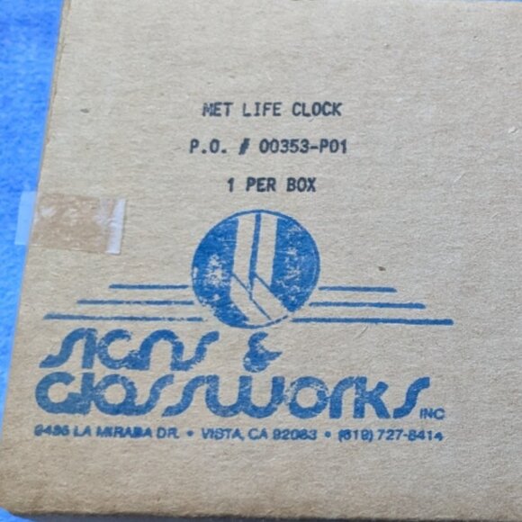 Snoppy/Woodstock Met Life Clock - Picture 5 of 7